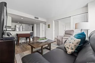 Photo #4: 202600887 Listing 