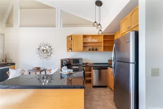 Photo #6: 202600893 Listing 