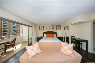 Photo #5: 202600933 Listing 