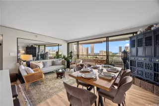 Photo #4: 202600938 Listing 