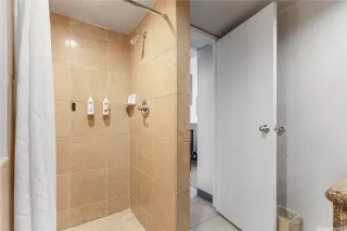 Photo #6: 202600953 Listing 