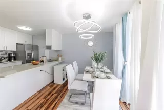 Photo #5: 202600977 Listing 