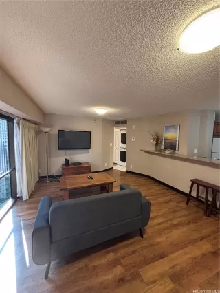 Photo #6: 202600991 Listing 