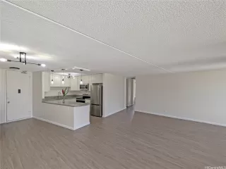 Photo #3: 202600994 Listing 