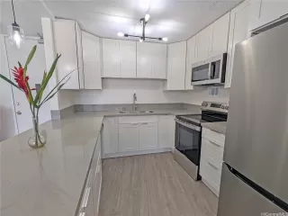 Photo #5: 202600994 Listing 