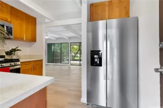 Photo #6: 202601376 Listing 