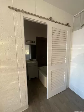 Photo #5: 202601440 Listing 