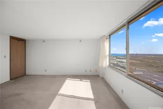 Photo #5: 202601447 Listing 