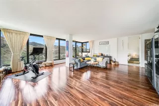 Photo #5: 202601567 Listing 