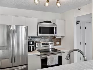 Photo #5: 202601586 Listing 