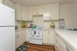 Photo #4: 202601599 Listing 