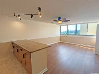 Photo #5: 202601955 Listing 