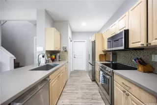 Photo #4: 202603470 Listing 