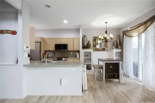 Photo #6: 202603470 Listing 