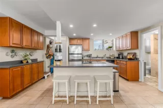 Photo #2: 202603493 Listing 