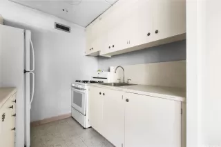 Photo #3: 202603520 Listing 