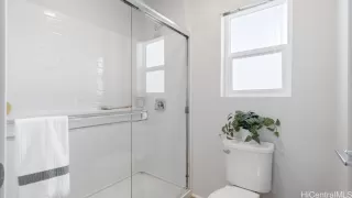 Photo #5: 202603796 Listing 