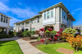 Browse active condo listings in LEI PAUKU AT HOAKALEI