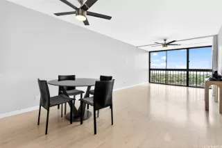 Photo #4: 202603861 Listing 