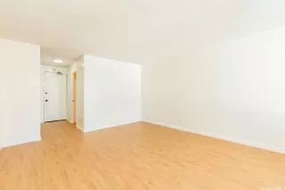 Photo #4: 202603878 Listing 