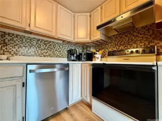 Photo #6: 202603926 Listing 