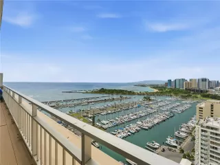 Browse active condo listings in ILIKAI APARTMENT BUILDING