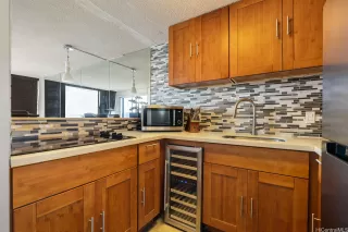 Photo #4: 202603952 Listing 