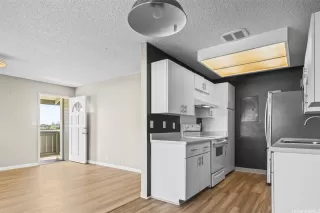 Photo #5: 202603979 Listing 