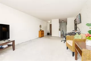 Photo #4: 202604108 Listing 