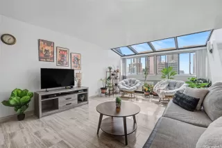 More Details about MLS # 202604177 : 500 UNIVERSITY AVENUE 904