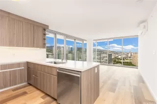 Photo #6: 202604343 Listing 