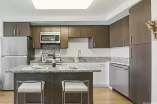 Photo #4: 202604347 Listing 