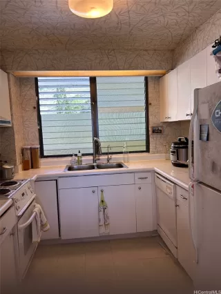 Photo #6: 202604377 Listing 