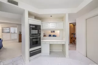 Photo #4: 202604394 Listing 