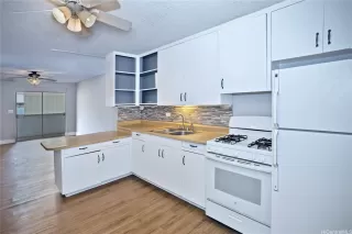 Photo #3: 202604398 Listing 