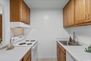 Photo #5: 202604433 Listing 