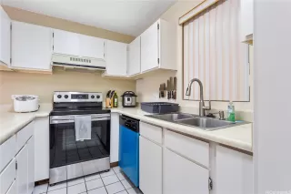 Photo #5: 202604456 Listing 