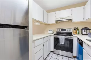 Photo #6: 202604456 Listing 