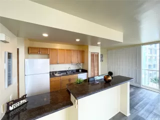 Photo #5: 202604477 Listing 