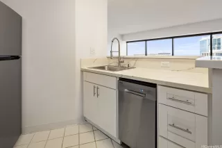 Photo #4: 202604483 Listing 