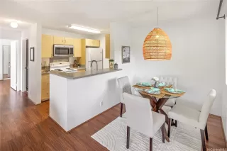 Photo #5: 202604489 Listing 