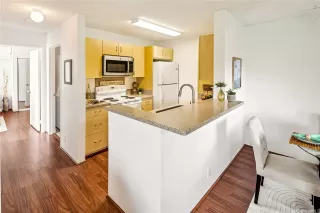 Photo #6: 202604489 Listing 