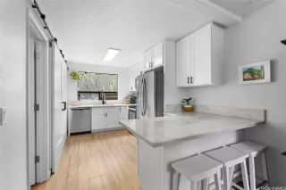 Photo #3: 202604492 Listing 