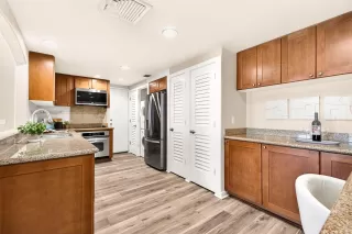 Photo #5: 202604500 Listing 