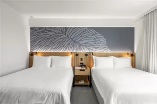 Photo #2: 202604546 Listing 