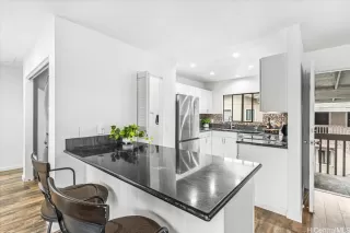 Photo #6: 202604556 Listing 