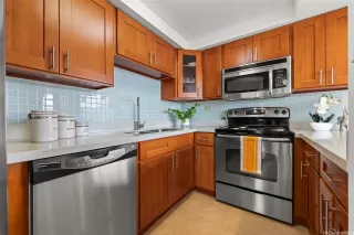 Photo #5: 202604572 Listing 