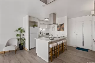 Photo #5: 202604597 Listing 