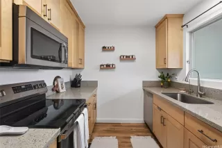 Photo #2: 202604616 Listing 