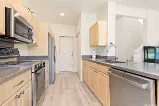 Photo #5: 202604665 Listing 